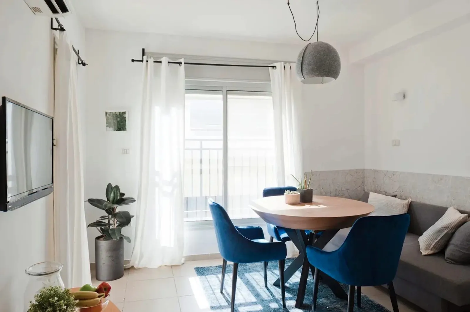 Split-Unit Conversion, Tel Aviv